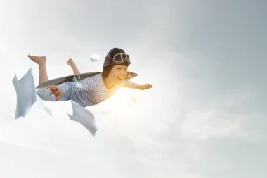 Rüyada uçmak; makam sahibi olmayı ve kişinin önündeki engelleri aşmasını simgeleyen en güçlü rüyadır.